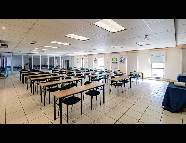 2,278M² OFFICE FOR SALE IN FERNDALE